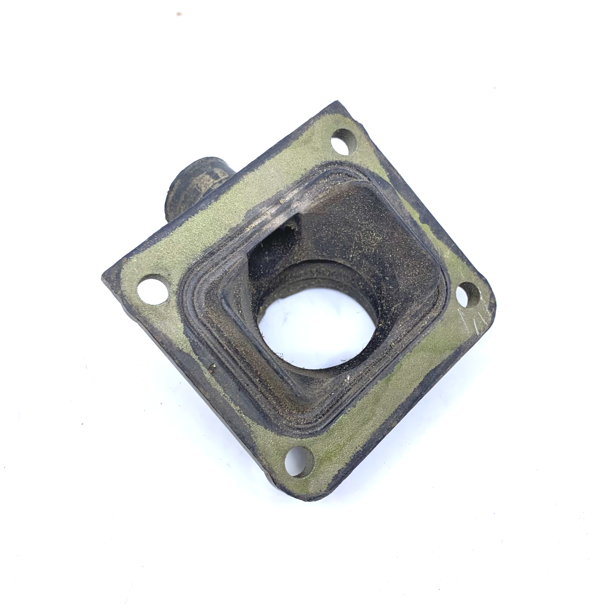 Патрубок впускной Yamaha б.у 31K-13565-01-00_б.у