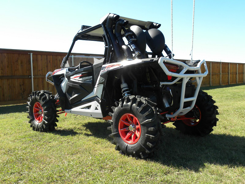 Polaris RZR 1000 машина